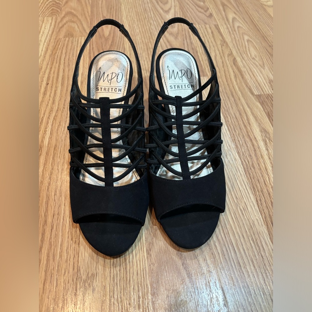 Black crossed heels 1 1/2 inch 🖤